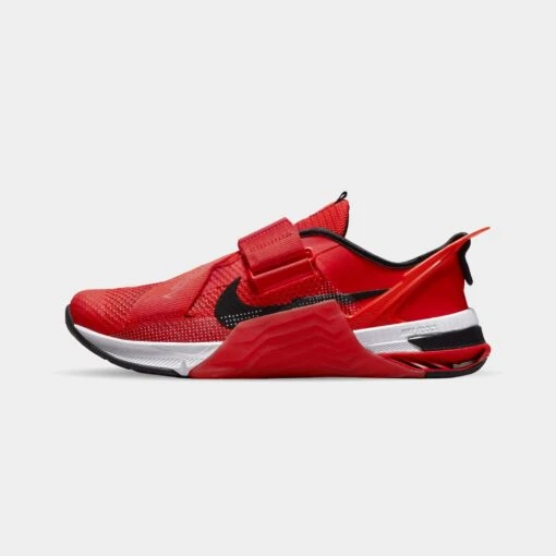 Nike Metcon 7 FlyEase Training Shoes In Red -Nike 1 2d1840d6 5fb2 4587 ad84 58f0ebeeee0b