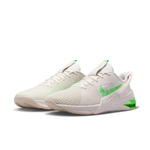 Nike Metcon 8 Flyease Training Shoes In White And Green -Nike AURORA DO9388 006 PHCFH001 2000