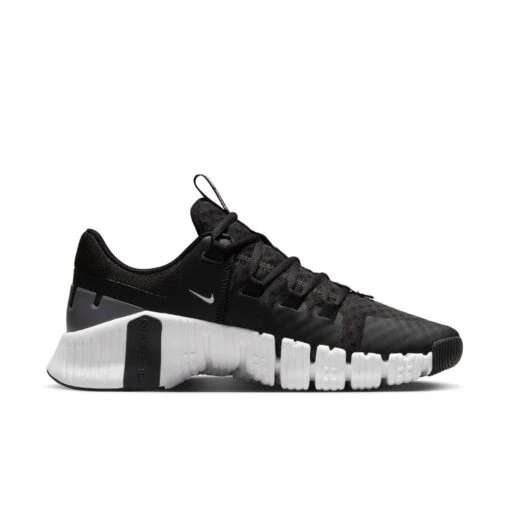 Nike Free Metcon 5 Training Shoes In Black And White -Nike AURORA DV3950 001 PHSRH001 2000 1