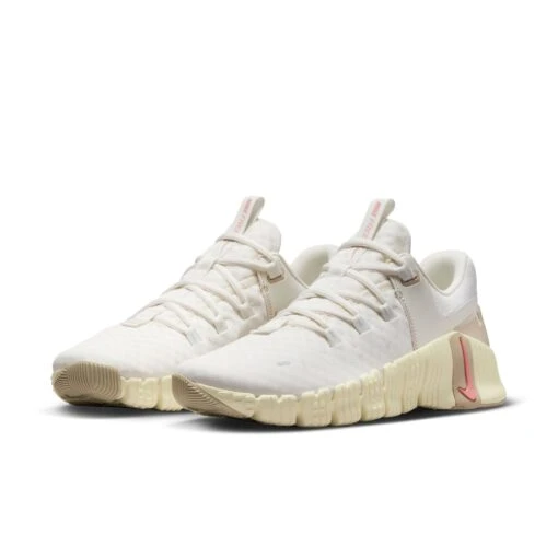 Nike Free Metcon 5 Training Shoes In White And Pink -Nike AURORA DV3950 100 PHCFH001 2000 1